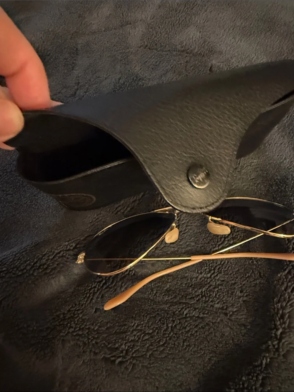 Ray-Ban Men’s Gold Frame Sunglasses with Black Gradient Lenses